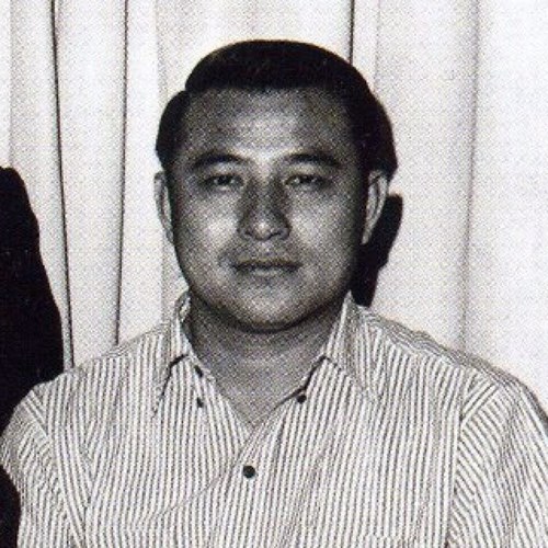 Private student of Yip Man, detective and dressing handsome. Rumors of my death highly exaggerate.  Thank you.