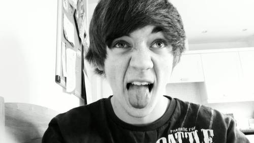 SeanMcDowell11's profile picture. follow me and i'll follow you back, love talking to new people :) im british and love singing and doing screamo stuff :)