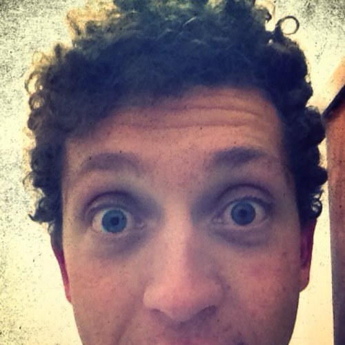 DJ - (http://t.co/LXeHNodD)