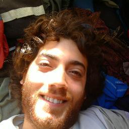 LeAnaine's profile picture. Estudiante de trabajo social. Músico folclore y rock. Espíritu inquieto, frágil-invencible.