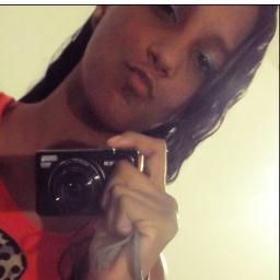 Never lower your head and not lift the nose. Eye eye is enough!
      Pleasure, Kisses :*
