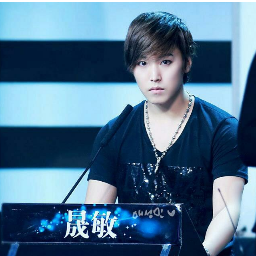 อันยอง ผมลี ซองมิน สมาชิกวงซูจู ผมเป็นคนยังไงน่ะหร๋อมาใกล้ๆสิครับ ฟอลผมเลย
