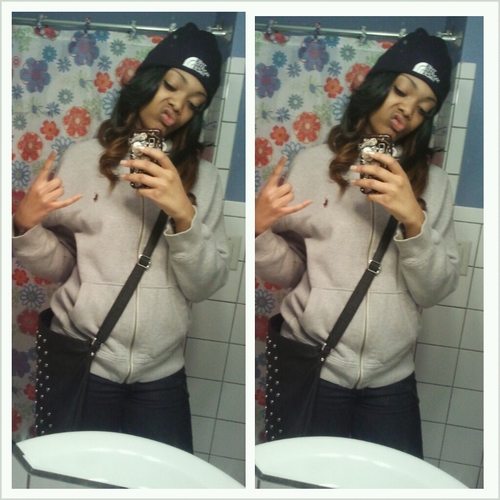 09.21.10 #Foreal :) follow @_AK4EVER he's got me gone I'm on him like a drug, I tried to go BUT end up wanting more!