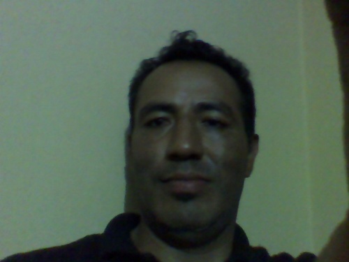 tengo 38 anos naci en  la provincia de loja soy soltero y me dedico a las ventas como ejecutivo