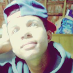 Sagitariano , 17 anos , Santista , aquele que ama . Sou carionhoso , romantico & paciente, segue ? *-*