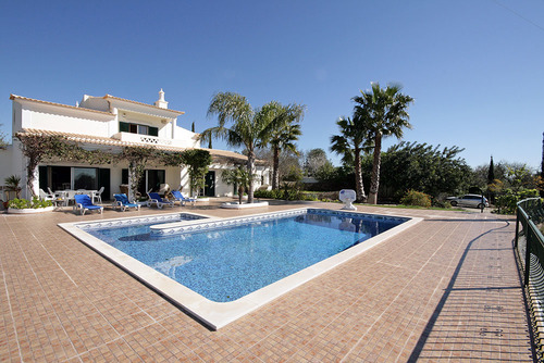 Selling exclusive villas and apartments in the fabulous Algarve