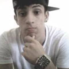 Follow @Insthugjunior , follow back (: