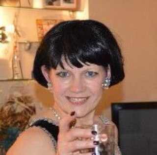 LizzieBrentwood's profile picture. 