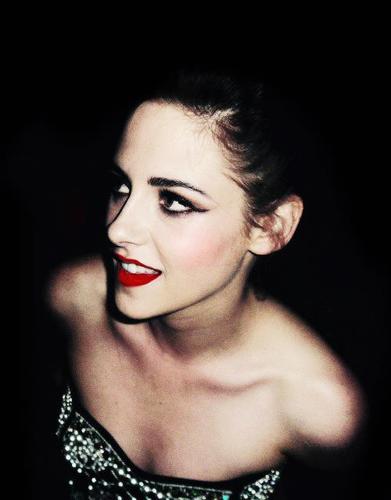 Kristen, Ninguém jamais te amará como eu  te amo, princesa.#Krisbian #Robsessed #Robstener #Twihard #SigoDeVolta- Sou a @Kris_MyAngel
Since 21-03-13