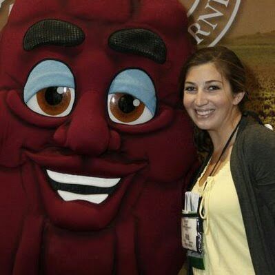 Future Dietitian studying Nutrition and Dietetic and ADA student member that loves everything about food :)