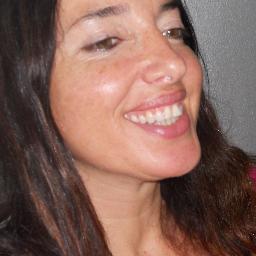 AtaGomis's profile picture. Escritora, locutora de radio, guionista, actriz, animalista y amante de la vida