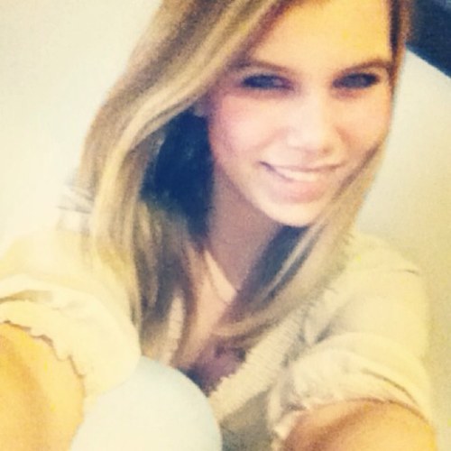 - gvp. ♡ - M2C.♡ - vlddwest.♡ - bbm;2843B86B.♡ - instagram; xdemiilovee.♡ -singing & acting.♡ - lach te veel.♡ - justin bieber & mainstreet are my hero's. ♡