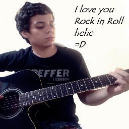 Sou um cara romântico-Cristão-gosto de rock-apaixonado por violão e guitarra-legal-amiagavel-vivo só pra Deus-extrovertido-estudante-cheios de sonhos me segue;)