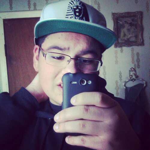 I follow back :) follow my other twitter @Rigo_A_Alegria