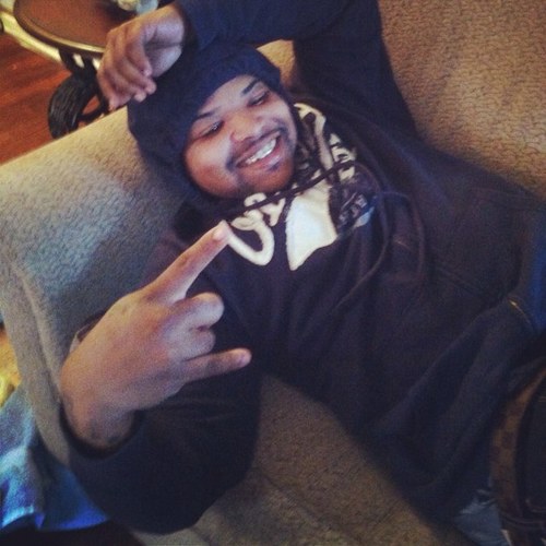 i am a 23 year old artist from baltimore city looking to fufill my dreamz in the muzic industry all i no is grind