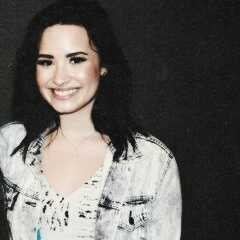 demi my bitch. / segue: @laydozayn