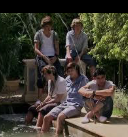 Hi, I'm Jaycee. I'm a HUGE Directioner, so follow me if you're a Directioner also. #AutomaticDirectionerFollowBack otherwise just ask for a follow back. :)