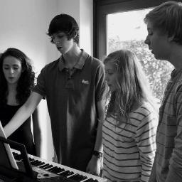 We are a professional a cappella quartet from Northamptonshire available for hire :) for all enquiries please email thetreblemakers@outlook.com