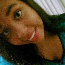 Umα gαrotinhα sincerα, estressαdα, Que αmα αs coisαs simples dα Vidα.