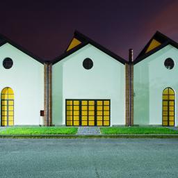 Photographer and filmmaker based in Milano, Italy.