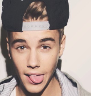 JUSTIN BIEBER MAKES ME HAPPY HES MY WORLD AND LIFE!