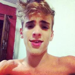 ❛ ★ ::_! ∿{...} ;'¹ FC dedicado ao @Giiograssi
Eu prometo qq. vou estar contigo todos os dias de sua vida. 13/02/12
15h03