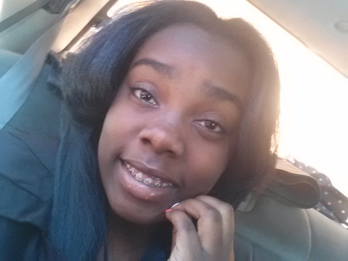 follow mhee and i will follow back.....