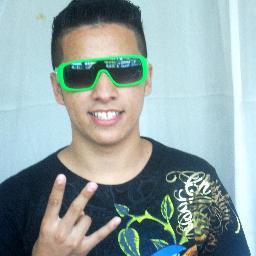 OOOH MOça ♫ , Aquariano :D , tenho 18 , Apaixonado'  orgulhoso , Feliz ,Ousado , marrento ,