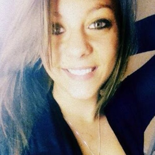 tweeterthatt's profile picture. Find light in the beautiful sea, I choose to be happy ✨