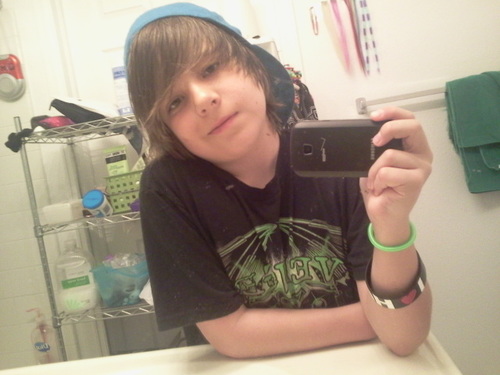 I FREAKING LOVE MUSIC!!