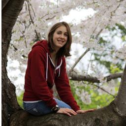 #UofT Rotman Commerce @RCWIB @TriDeltaUofT member. Love to travel!