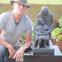 Kunstenaar en schrijver van: 
In de schaduw van Westerbork 9789461936073 Geluk is niet gewoon   9789462542280 http://t.co/dFq9lDyvvx