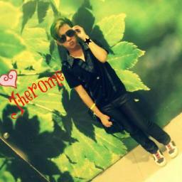TRYING TO LEARN GUITAR // SINGER // CERTIFIED PUYATERS // SOCIALISE GURL 
 ( FOLLOW ME AND I'LL FOLLOW YOU BACK :)
  MOTHER FATHER YOU !!! PEACE YOW :)