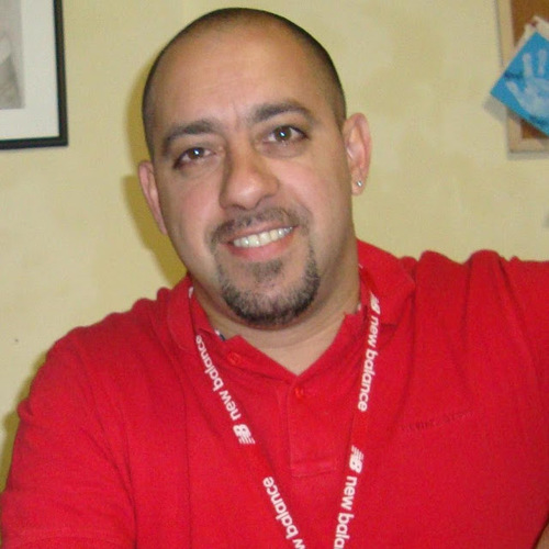 Empresario, Agente Itnl de Cargas, Bombero Voluntario CBVP, Bohemio de Alma,  Papa de Alejo y Juan Ignacio.