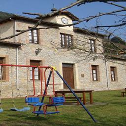 Apartamentos rurales y casas aldea en Picos de Europa. Entre Llanes, Potes y Comillas. Escapadas fin de semana. Ofertas vacaciones verano.