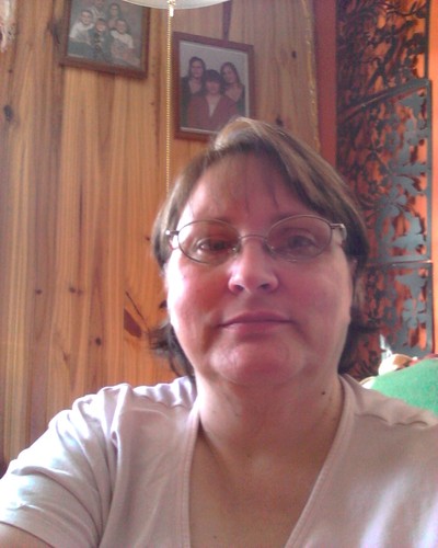 Ian a wife,mother, and grandmother.  A Christian, a home support worker and a crafter. I love to knit ,crochet and quilt.