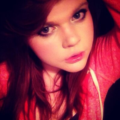 Profile Picture of Kimberly Mary (@CaptainScuff) on Twitter