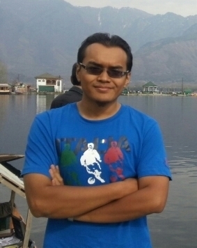 FayFazreen's profile picture. tech geek and football lover..