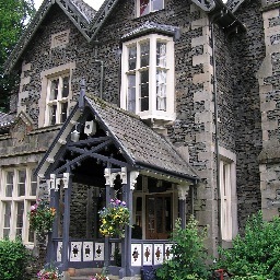 The Earl of Lonsdale's former country retreat, Forest Side Hotel, Grasmere is a warm & welcoming, affordable B&B nestled in 42 acres of picturesque woodlands.