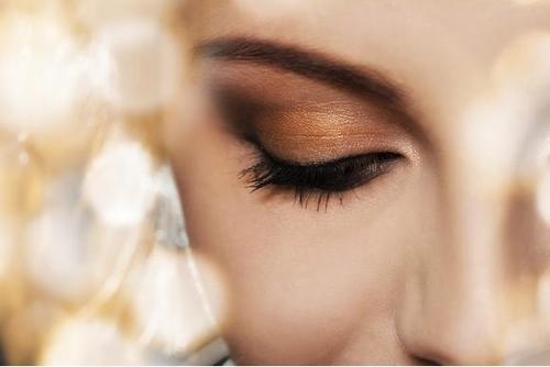 de_whteva's profile picture. خيرُ الصَّاحِب؛ مَن أحبكَ في الله، وذَكَّركَ بالله، وخوَّفكَ من غضبِ الله، و رغبكَ في لقاءِ الله