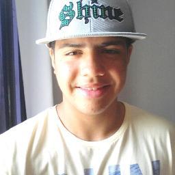 Skateboard Na Veia , Rock In Roll Até a Alma . Quem tá Comigo Faz Barulho e Bate Palma .

-Chorão Eterno ♥