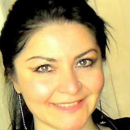 Sanmasınlar yıkıldık, sanmasınlar çöktük. Bir başka bahar için sadece yaprak döktük.