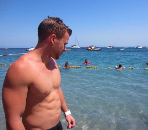 A Manchester/Chesire based Personal Trainer, Class Instructor. Specialising in weight management and performance enhancement. liam.ptme@gmail.com