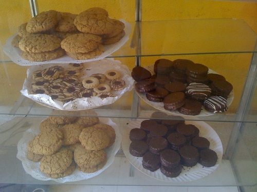 Panadería y Pastelería Masitas Ruhue. Empresa que reúne a personas con discapacidad psíquica con fin de dar una instancia laboral y de integración social.