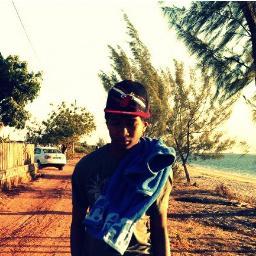 ☮15 ans, skateur.. Followez moi please et je vous follow back! YEAAAH! ☮
