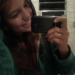 Feeliz , Alegre,  Apenas umaa garotinha  tentando  ser feliz ;D , Sim Eu Sou De DEUS ♥