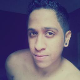 Faz download da minha foto tenta me imitar te proibi te coagir não é minha praia frito pneu queimou chão levanto fumaça é na balada q a gente tira a diferença