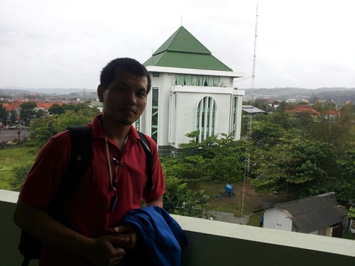 Hanya orang biasa.