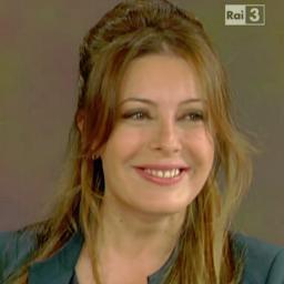 Scrittrice e giornalista,  laureata in Antropologia, Raffaella Milandri  è attivista per i diritti umani dei popoli indigeni.