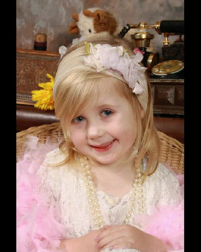 Bbzash's profile picture. I have a boyfriend now and I'm happy that I love my boyfriend and my daughter and my family x